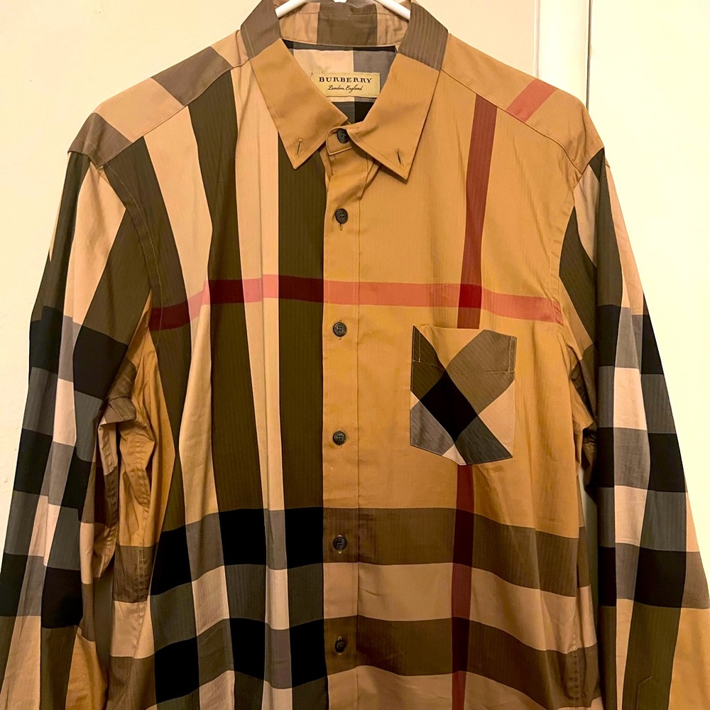 XL men burberry dress shirt like new condition wear maybe 2 times.